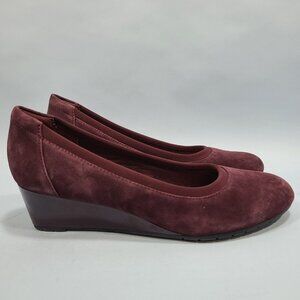 Collection by Clark’s Suede Wedge Shoes Womens Size 9.5M Style 20701 Made 2019